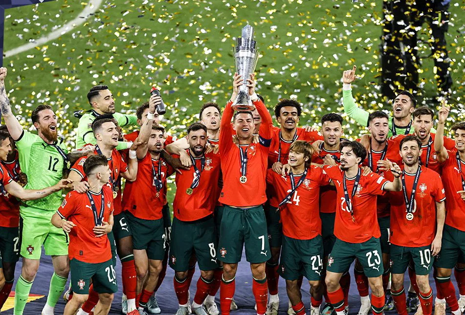 البرتغال تتوج ببطولة دوي الامم الاوروبية للمرة الثانية في تأريخها